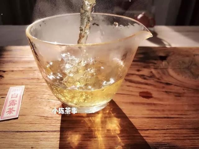 春节吃多了大鱼大肉，你需要新白茶还是老白茶？