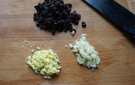 豆豉蒸排骨用啥豆豉 t01a03fe58252d5bd8b.jpg