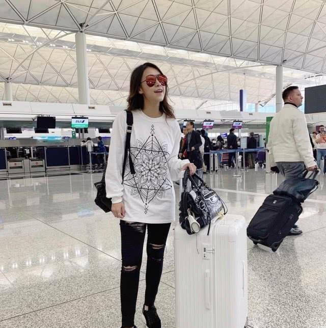 黄心颖出国念书,是逃避媒体?还是想远离许志安