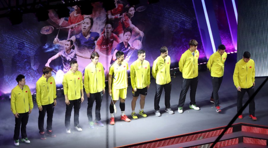 重夺汤杯还有一大收获,日本队输急了扔拍子_【