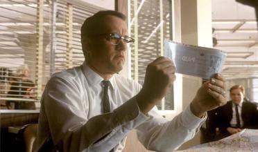 这个骗子伪装飞行员、医生、律师,最后成为FB