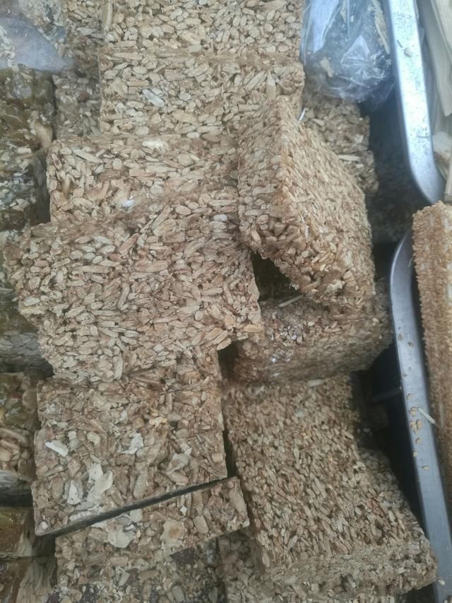 新疆切糕为什么那么贵,其实你们都被骗了,真正的新疆美食是这样!