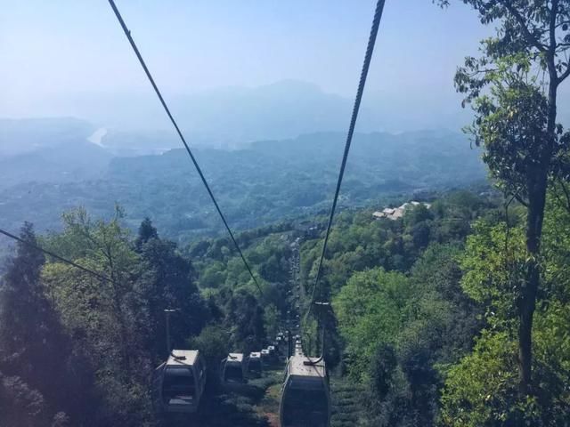 清明踏春冷门景点：看彩林、赏桂花，观峡谷，玩雪水，拒绝人挤人