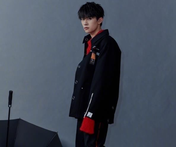 易烊千玺花式怼粉丝,抵制妈粉不做儿子,胖虎