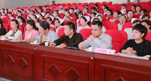 市二院举办纪念五四运动100周年演讲比赛