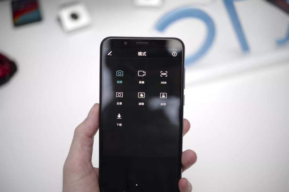 这是怎么回事?新版的荣耀7C竟是荣耀7X的低