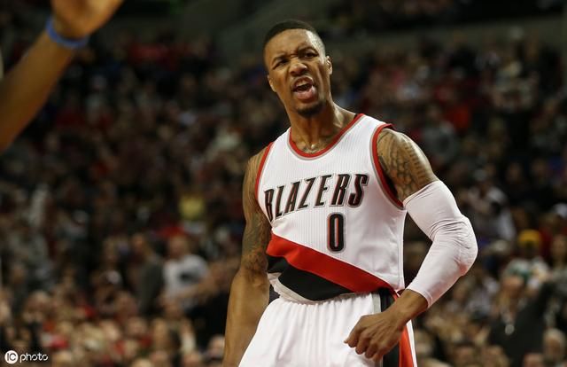 NBA利拉德超远3分绝杀雷霆挺进下一轮,季后赛