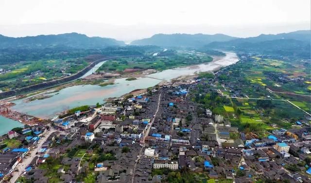 比都江堰还牛！成都南边这个小城，美景美食冷门到极致，1.5h到！