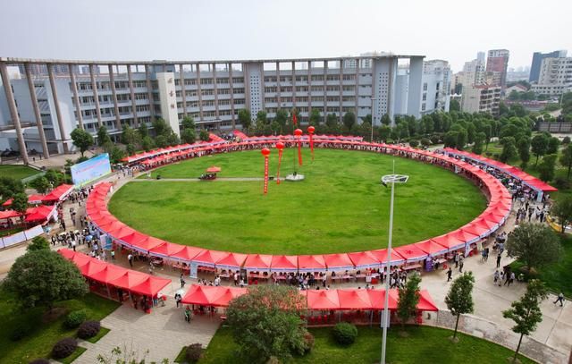 学生考不上本科,家长又不甘心孩子上专科怎么