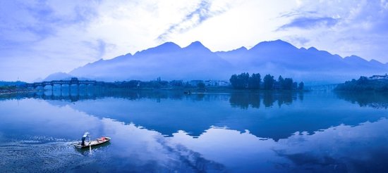 中国山地马拉松赛起跑 西游记拍摄地嵖岈山打头枪