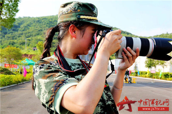巾帼不让须眉!咸宁消防军中绿花巾帼风采