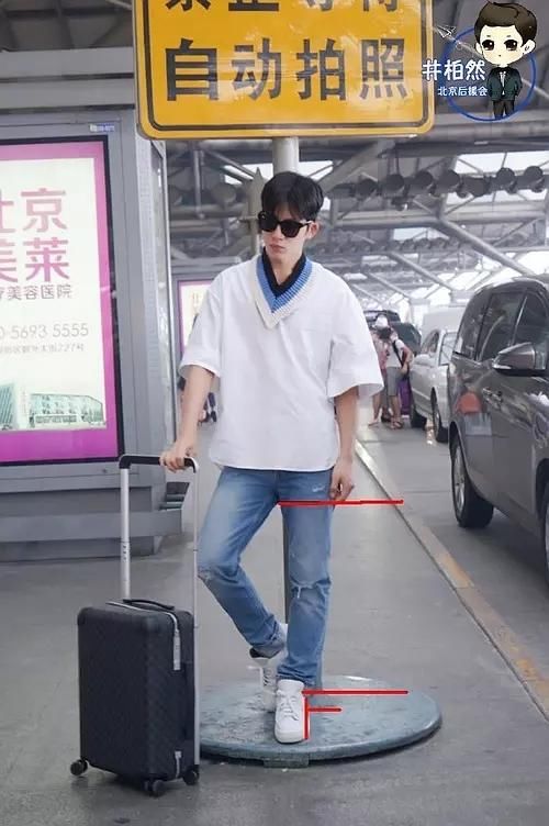 井柏然看着干巴巴完全清欲男主,路拍前凸后翘