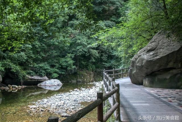 距西安约2小时路程,有个天然的彩虹瀑布,每天仅有5小时观赏时间