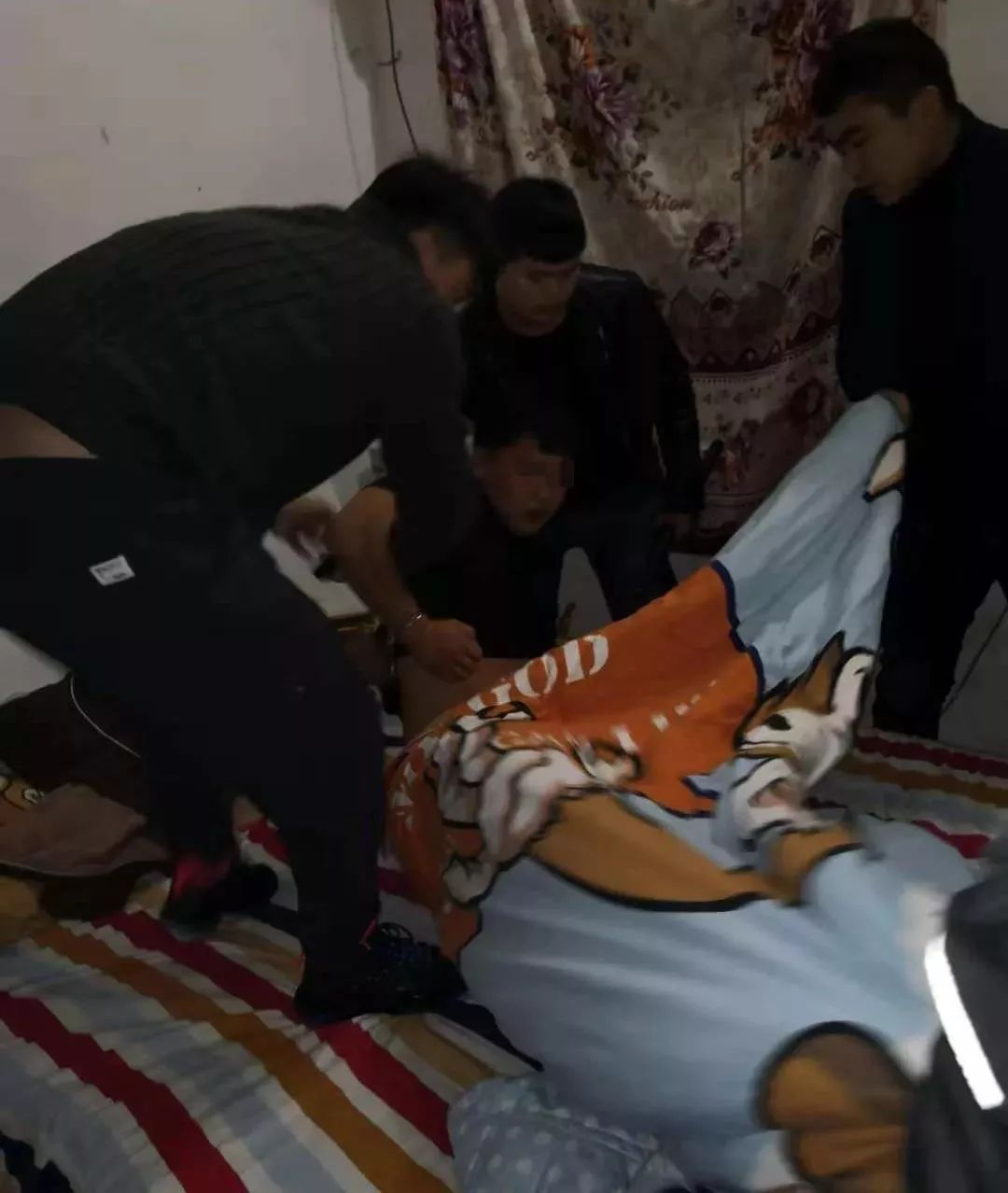 逃犯!身背2条人命!潜逃期间不干活还要工资!