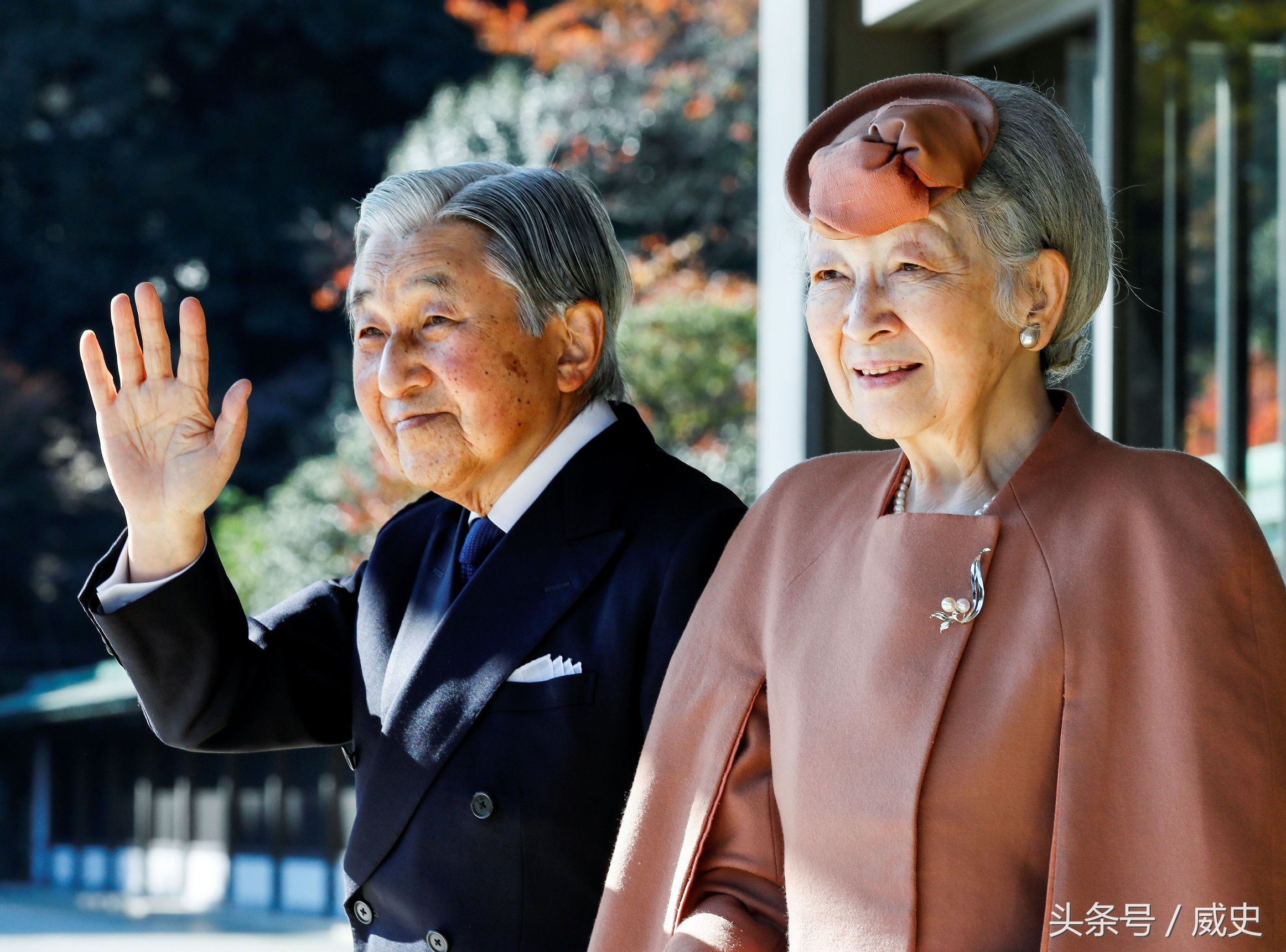 奥巴马向他鞠躬,唯一访华的日本天皇