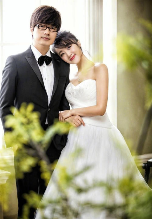 玖月奇迹王小玮发文宣布离婚，和王小海恩爱旧照曝光