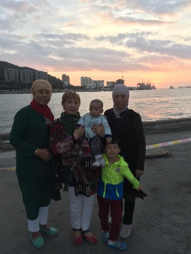 一家人甜蜜的三亚亲子游