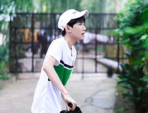 《青春旅社》王源景甜变优质服务员疯狂揽客