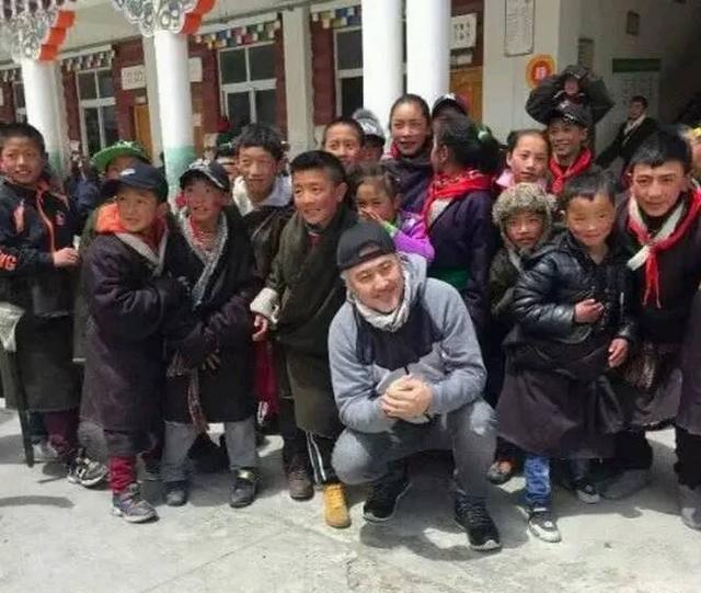 吴秀波现身藏区做公益,全力为复出做准备,陈昱