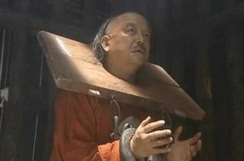 和珅权力大到影响了皇帝, 所以嘉庆一举花了1