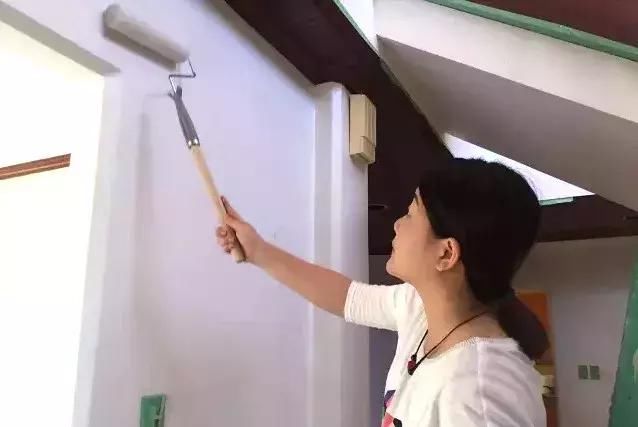 卖了深圳的一套房,她和老公在海岛买了个大别墅,让疯狂变成风光