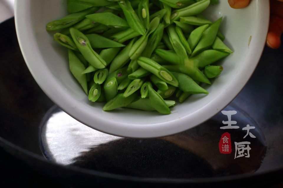 美味爽口的家常小菜，你一定不知道豆角炒鸡蛋还可以这么好吃