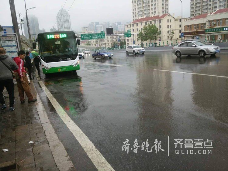 雨来了！青岛早晨雷电交加让人措手不及