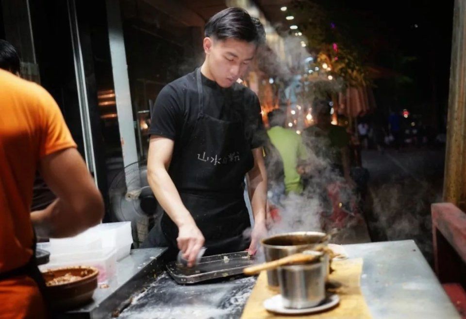 跟着当地人在深圳老城寻美味 这些隐秘小店打着灯笼也难找