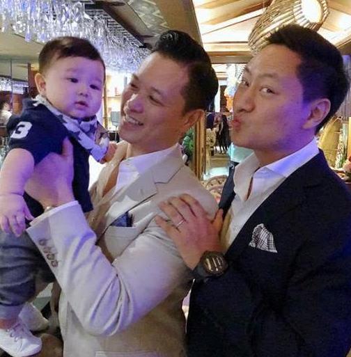 胡杏儿李承德分享爱子近照,告白儿子令人动容,照片中海景成亮点