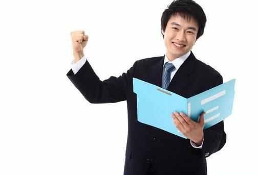 做出贡献的功臣被开除，混日子的员工却留了下来，原因真厚黑！