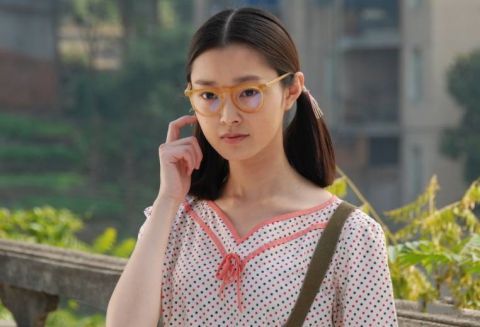 她是张翰旗下艺人, 胡歌绯闻女友, 演技不输范冰