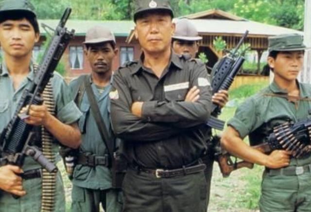 世界顶级毒枭坤沙,74岁去世,尤其尊重读书人
