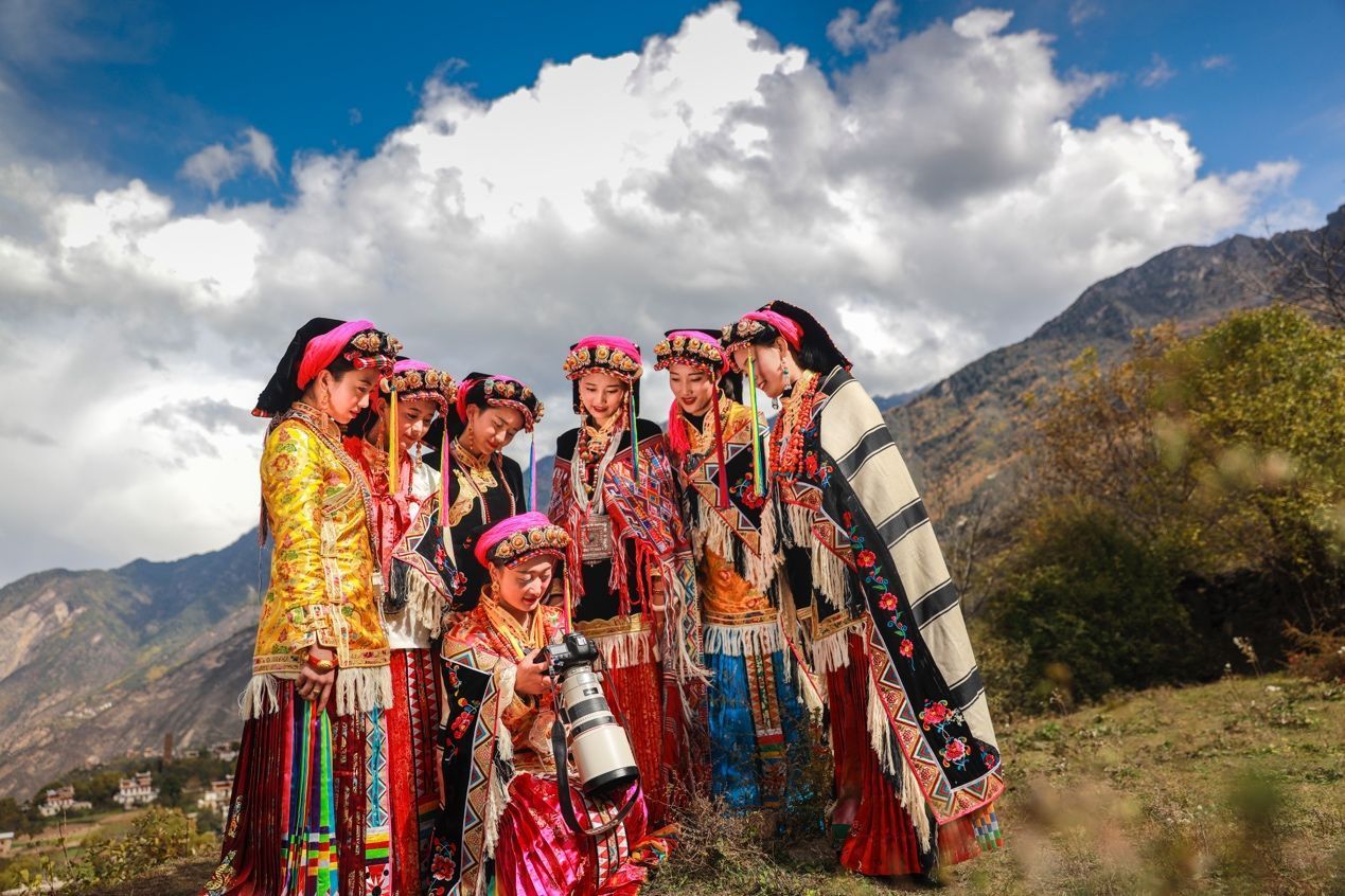 中国最美乡村丹巴 迎来梨花的最佳观赏期