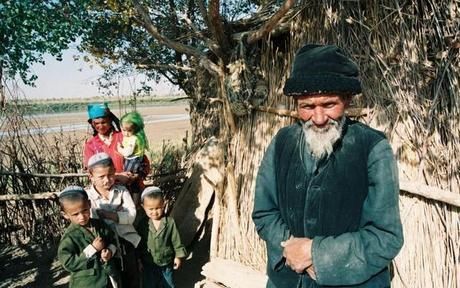 中国最神秘的民族 至今来源成谜 生活在沙漠深处 与世隔绝400年