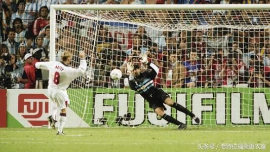 两场扑出8点球,世界杯迎来门神之夜,盘点世界