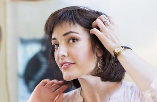 额头上长痘痘意味着什么 该肿么办呀