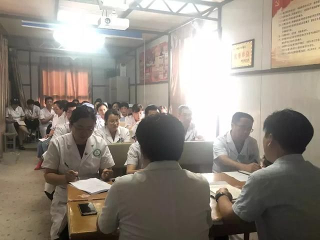 市中医院召开脱贫攻坚、警示教育、扫黑除恶专