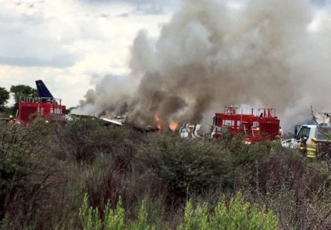 美国的最近小型客机坠毁事故