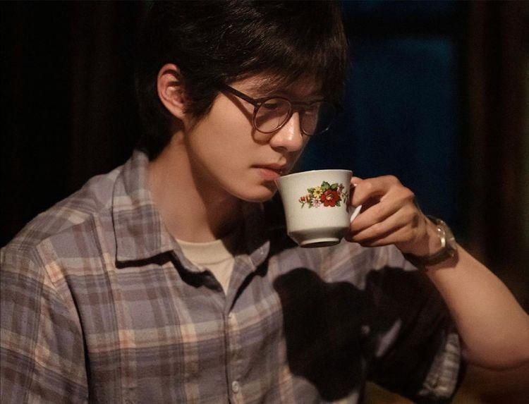 刘昊然成首个95后百亿演员，清醒甩掉偶像束缚，撑起演员光环