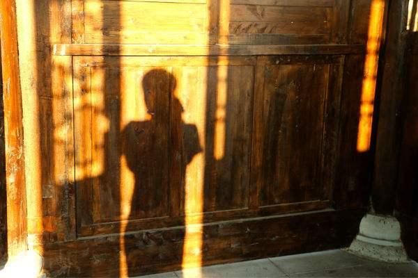 农村老房子拆迁赔款百万,丈母娘来一趟,我妈一分钱也不给我了