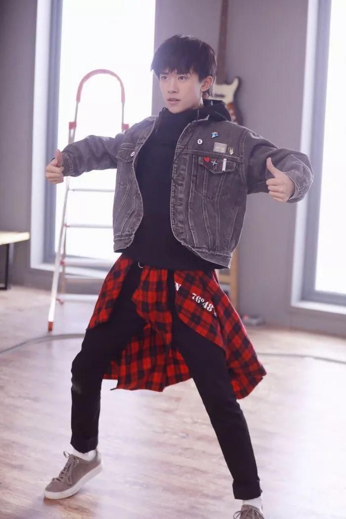 易烊千玺绝对是2018最惨的明星考生，没有之一