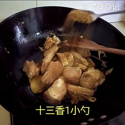 蝉蛹鹌鹑蛋烧排骨