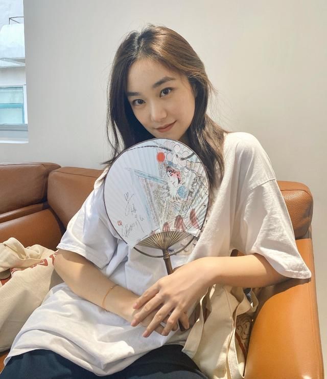 和姐姐孙俪演过5部戏,还进入北电实验班,在《亲爱的自己》演技却被吐槽