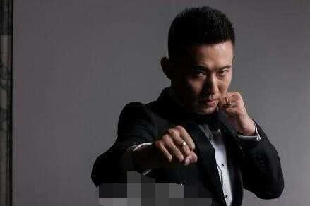 上央视炒红了雷公太极的赵冀龙,连挨五岳散人