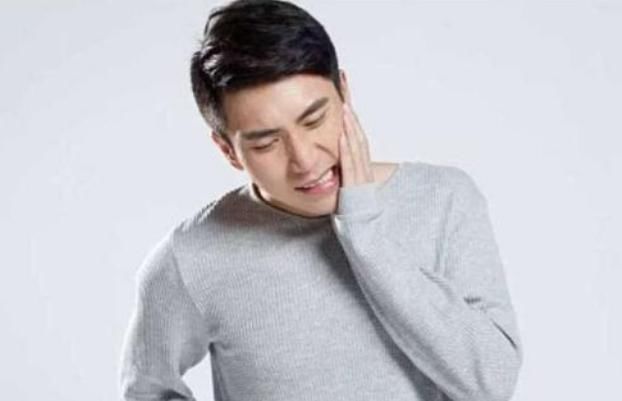 暴饮暴食易引发口腔溃疡！1茶1粥1汤来解决！