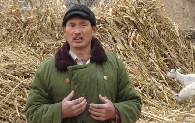 大衣哥朱之文红了，邻居却飘了，道德不是穷人的免费午餐