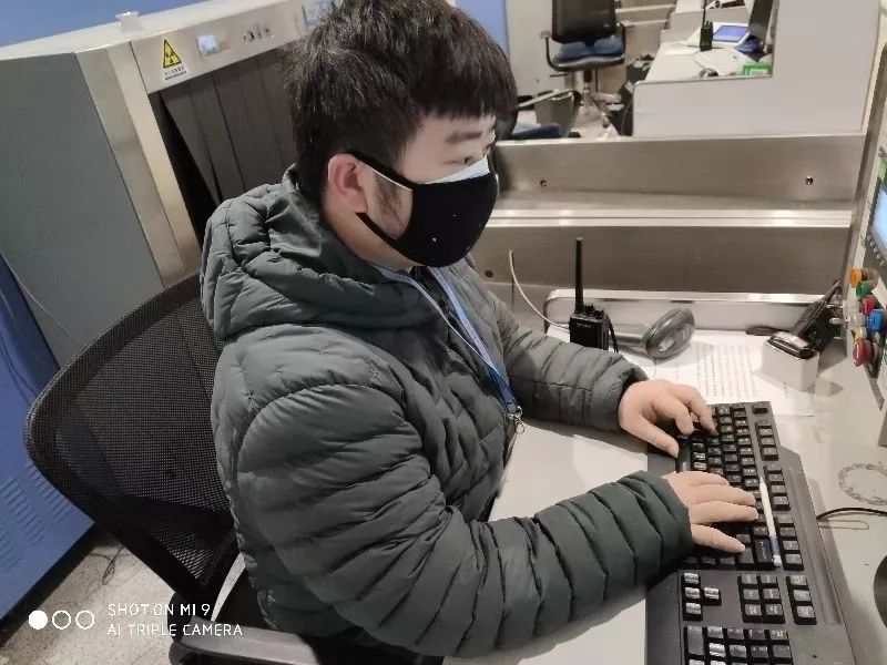 解放军武汉逆行