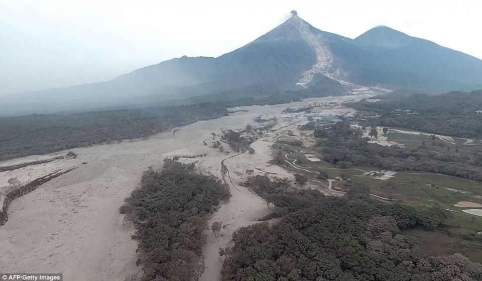 从太空看美洲火山大喷发:火山灰高达15000米!超过60人遇难