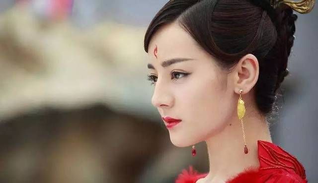 球最美面孔出炉 中国女星6人上榜 迪丽热巴排