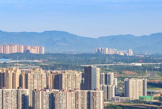 县城房地产市场成功逆袭,有人士呼吁应该抓紧实行调控措施